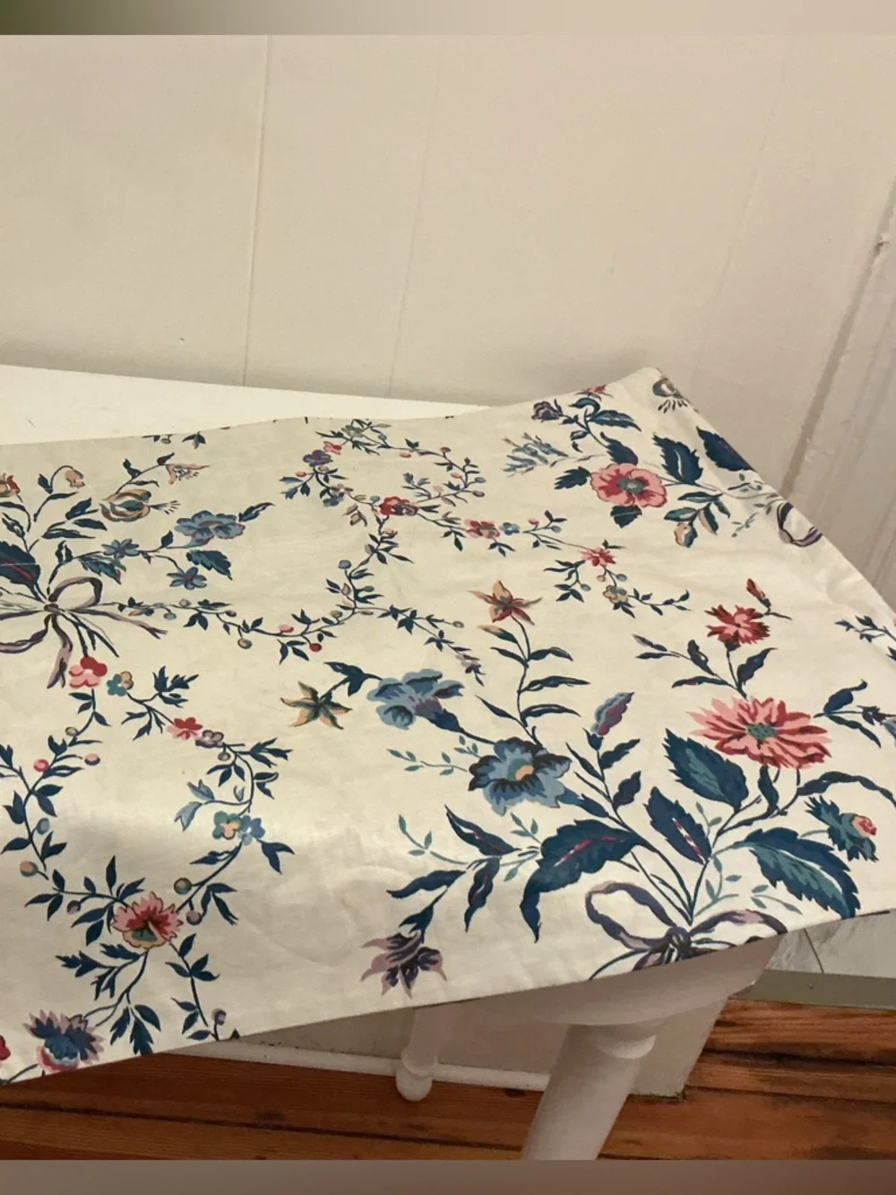 NWOT Waverly Nantucket Stroll Wisteria Floral Valance